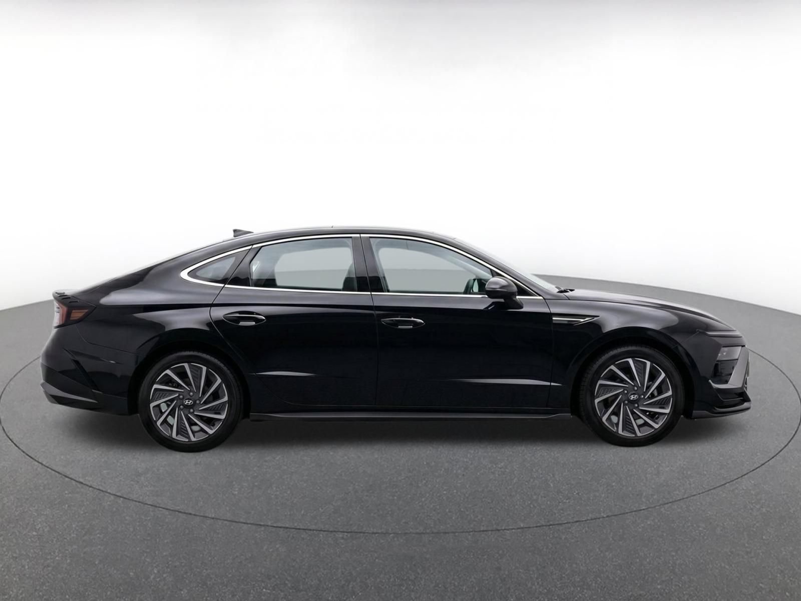 Used 2025 Hyundai Sonata SEL FWD image 10
