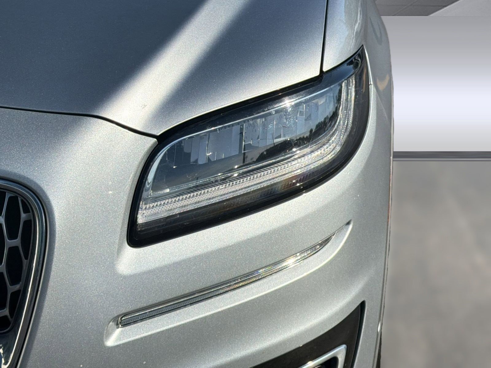 Used 2020 Lincoln Nautilus Reserve FWD image 11