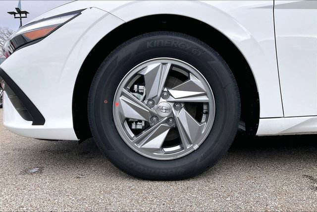 New 2026 Hyundai Elantra SE w/ Cargo Package image 12