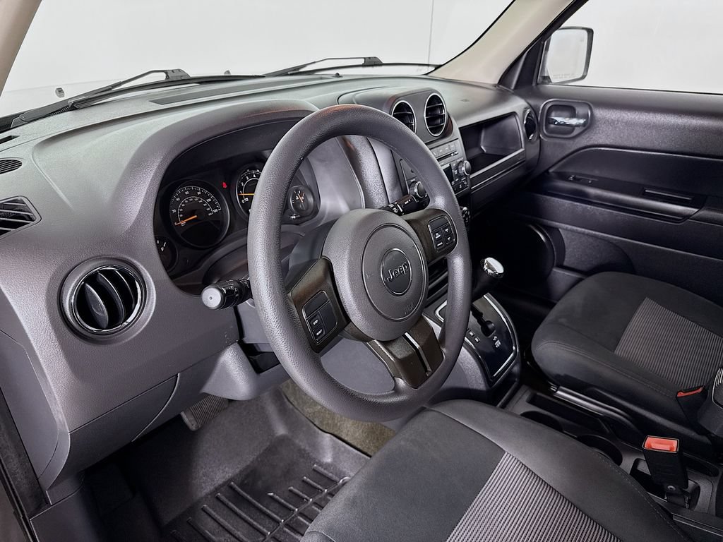 Used 2016 Jeep Patriot Sport w/ Power Value Group AWD/4WD image 10
