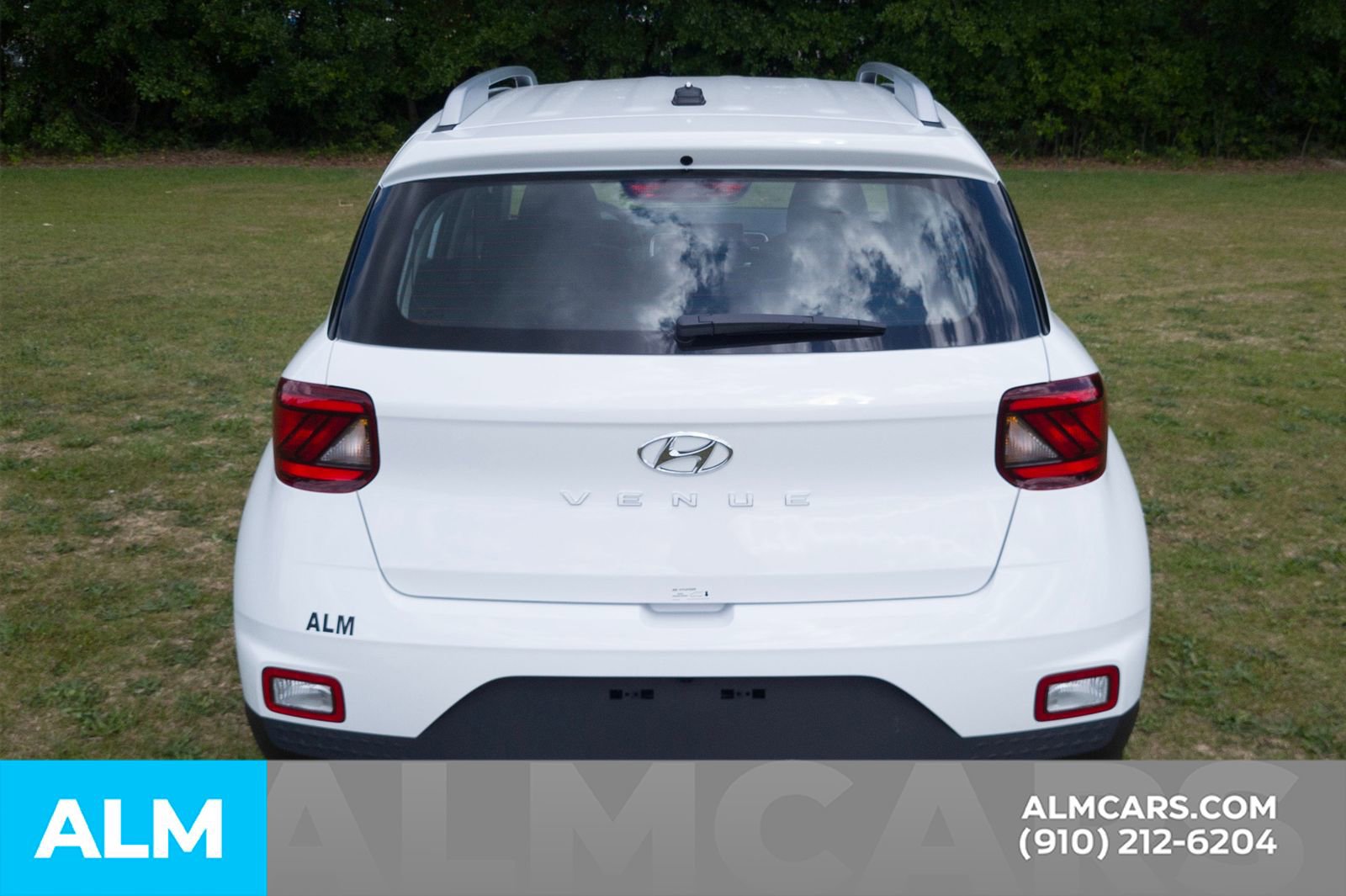 Certified 2025 Hyundai Venue SEL image 7