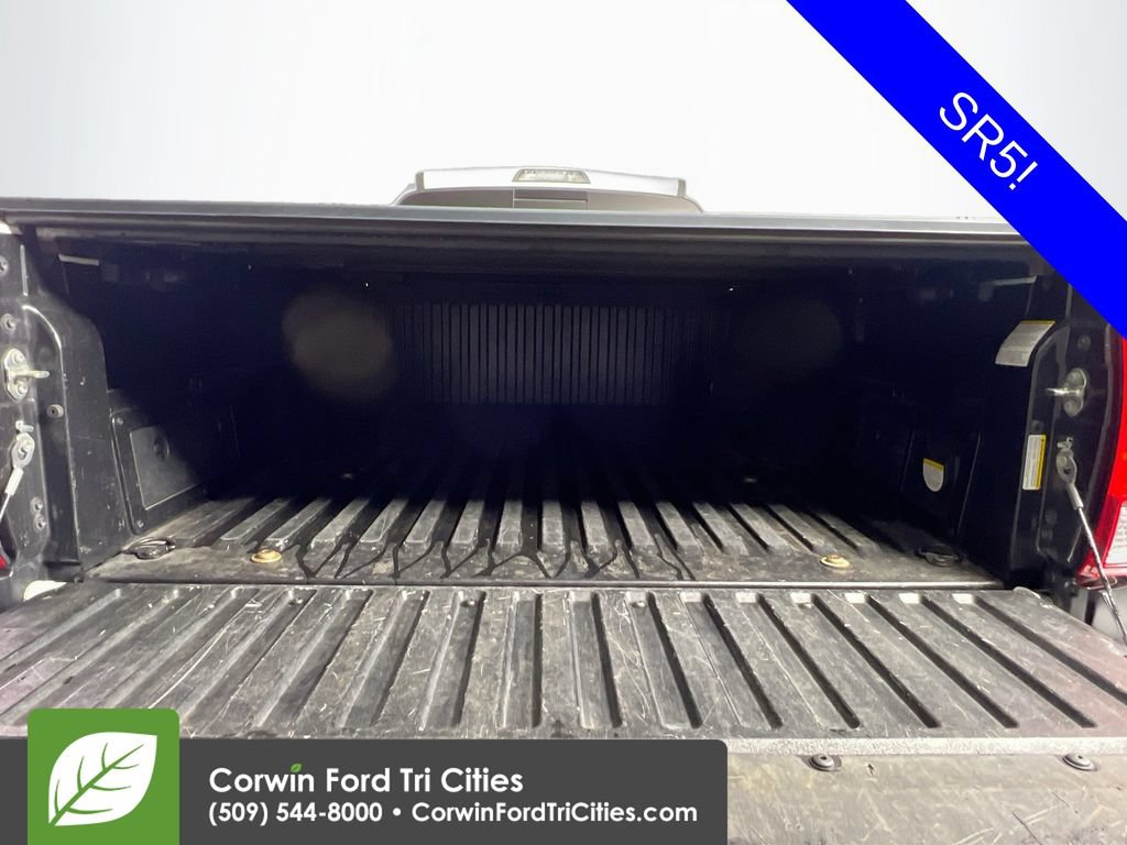 Used 2017 Toyota Tacoma SR5 AWD/4WD image 14