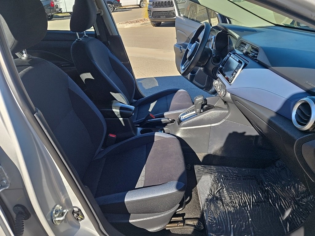 Used 2023 Nissan Versa SV image 34