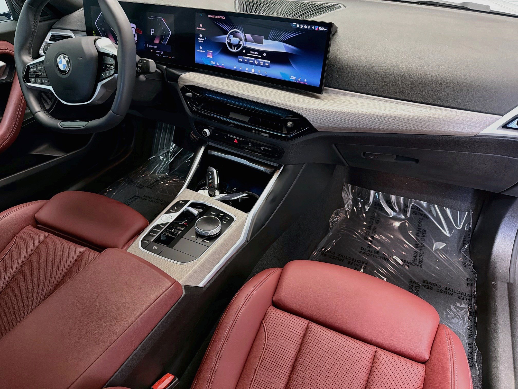 Used 2025 BMW 230i Coupe w/ Convenience Package RWD image 12