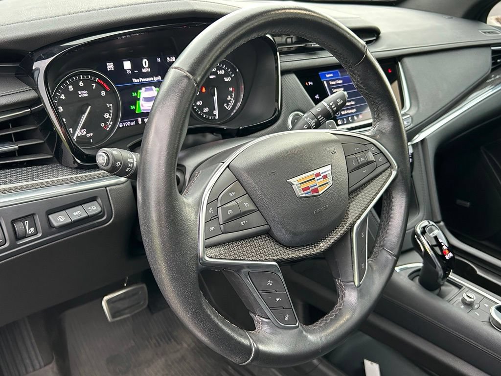 Used 2024 Cadillac XT5 Sportv w/ Technology Package AWD/4WD image 17