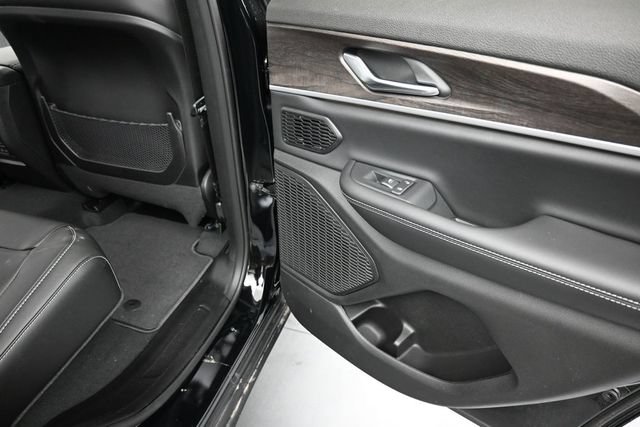 New 2026 Jeep Grand Cherokee Limited AWD/4WD image 14