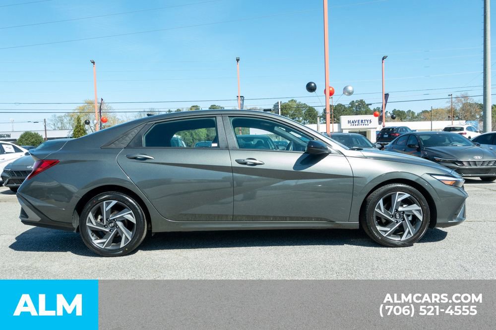 Used 2025 Hyundai Elantra Sport FWD image 5