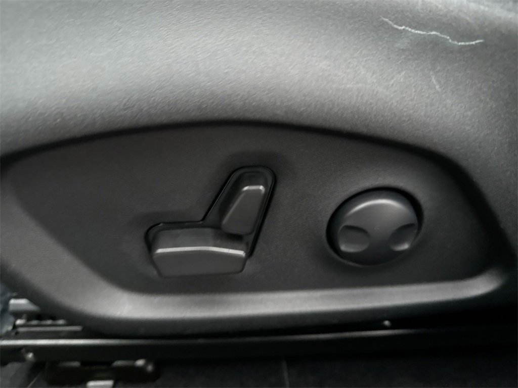 Used 2022 Jeep Compass Limited image 14