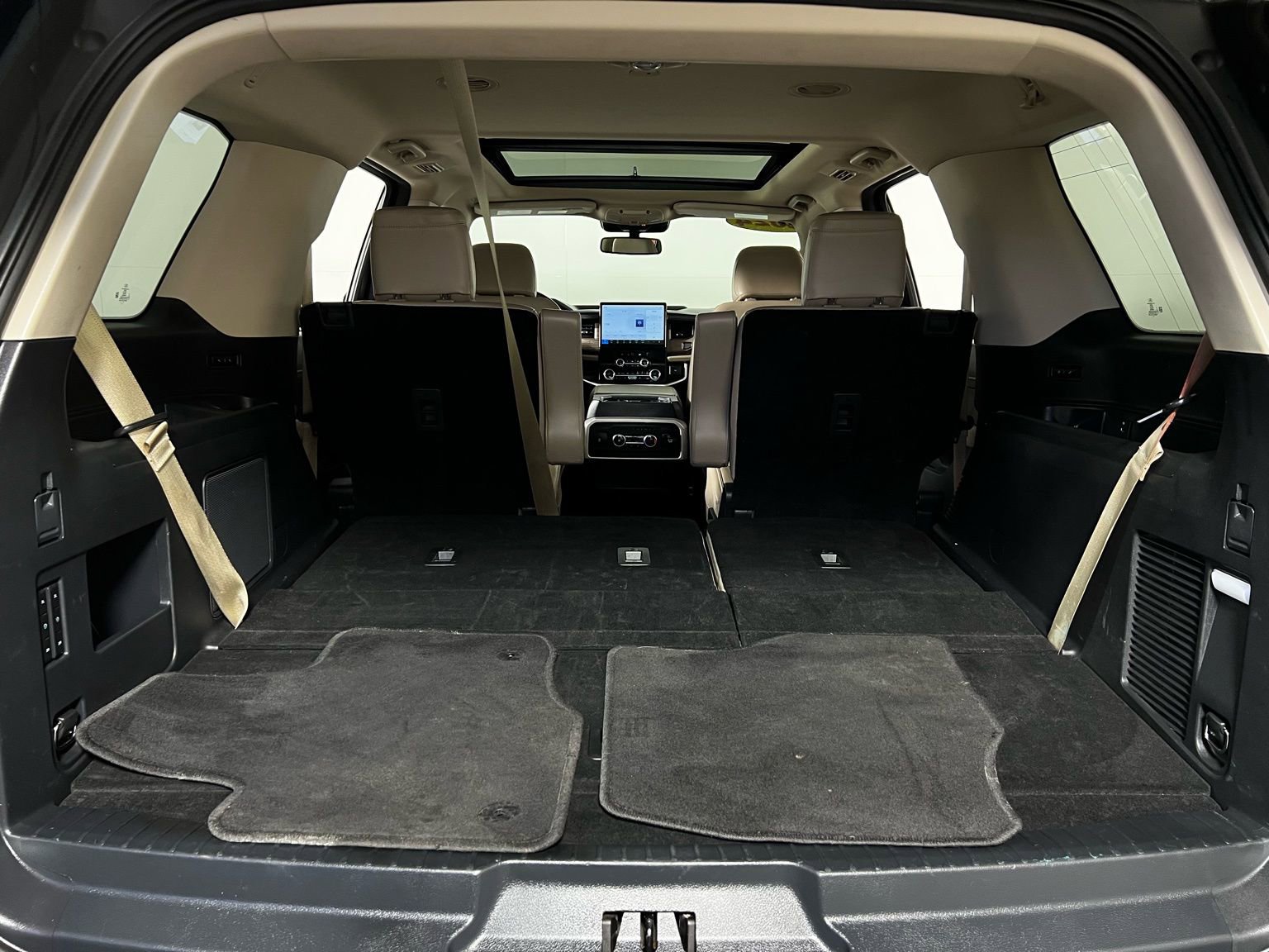 Used 2024 Ford Expedition Limited image 33