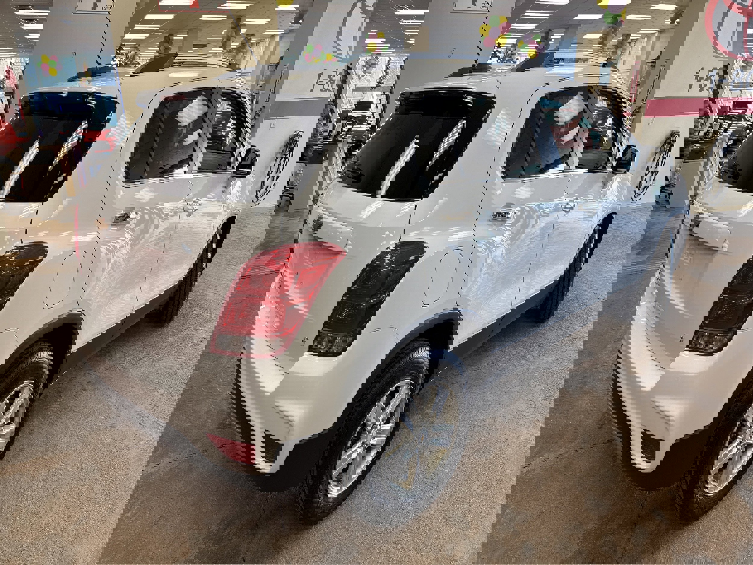 Used 2018 Chevrolet Trax LT w/ LT Convenience Package AWD/4WD image 19