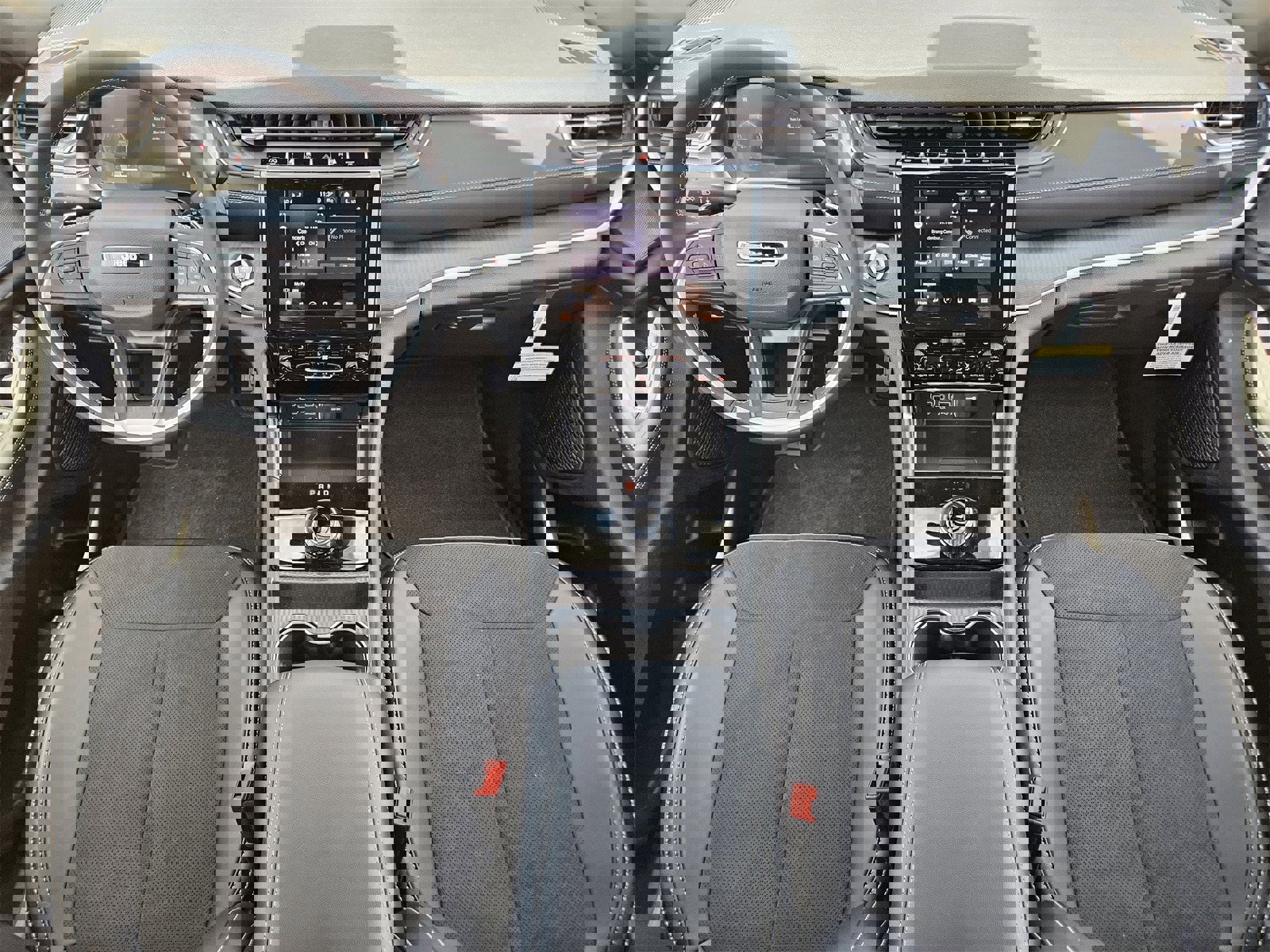 New 2025 Jeep Grand Cherokee L Altitude image 25