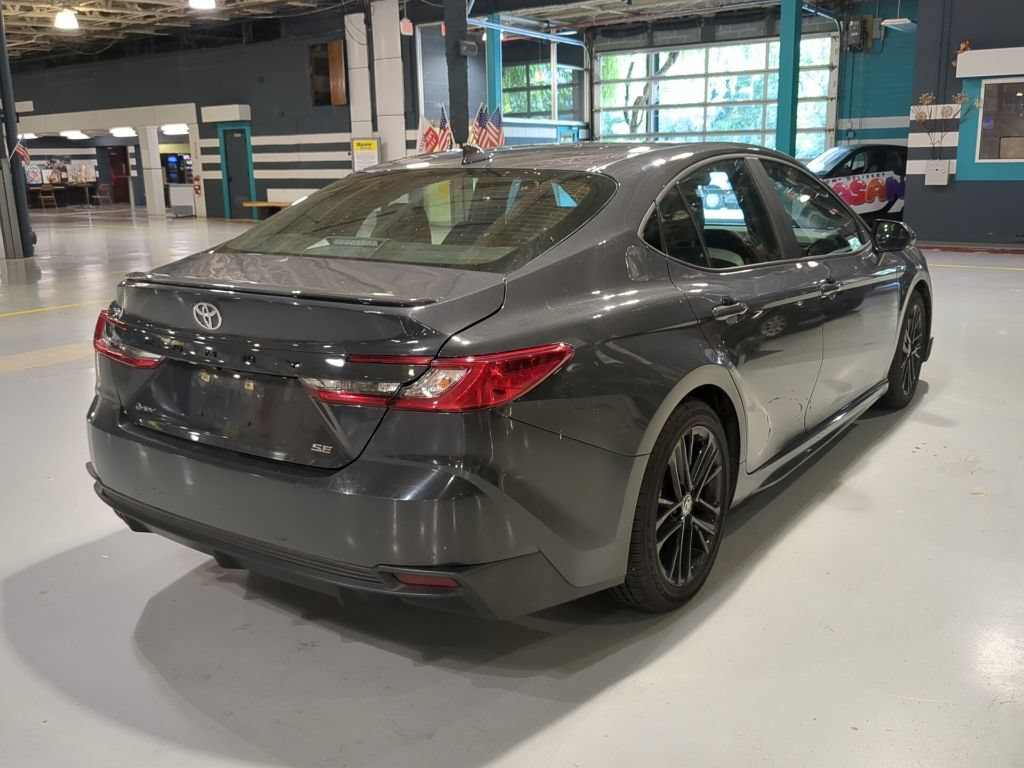Used 2025 Toyota Camry SE FWD image 8