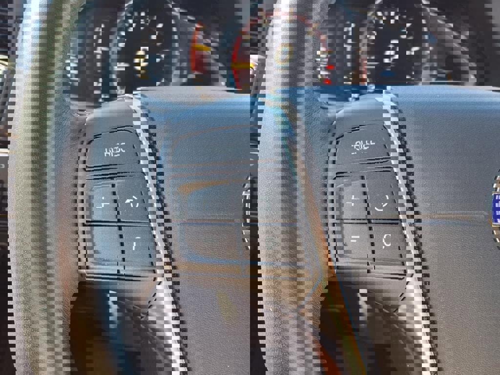 Used 2018 Volvo V60 T5 Cross Country w/ Convenience Package image 30