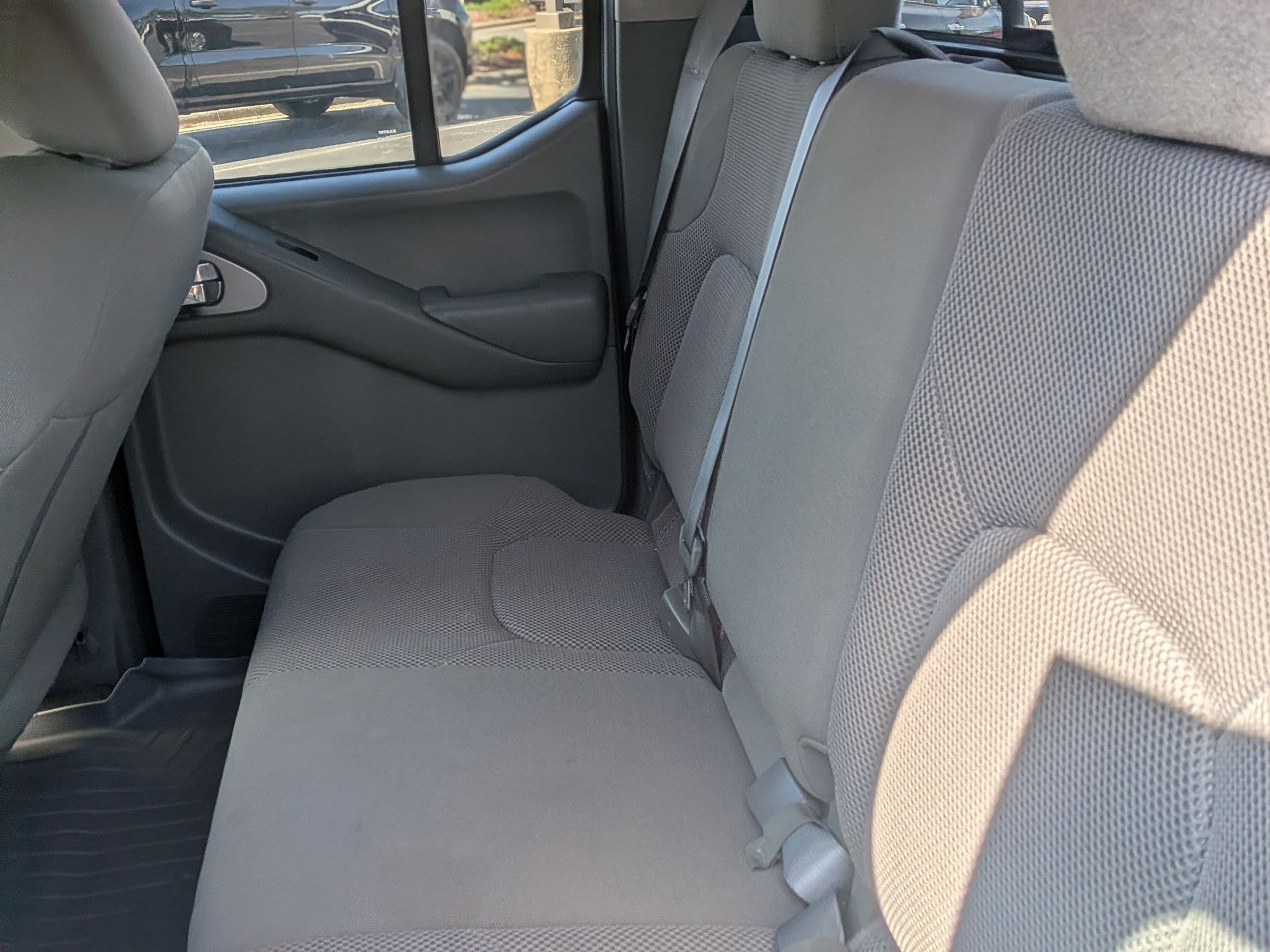 Used 2021 Nissan Frontier SV w/ Midnight Edition Floor Mats RWD image 32