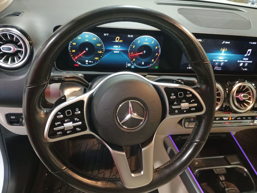 Used 2021 Mercedes-Benz GLB 250 4MATIC image 8