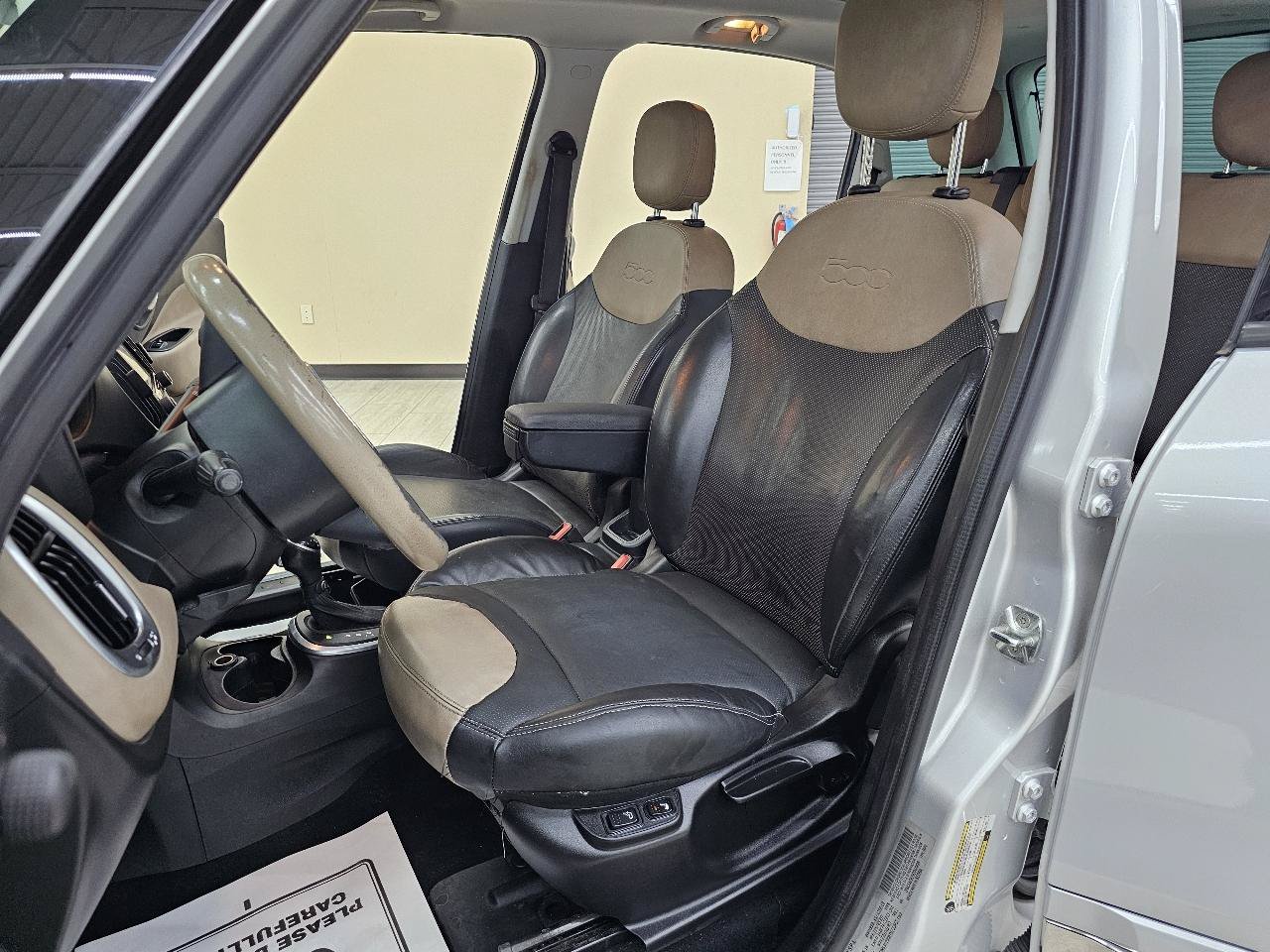 Used 2017 FIAT 500L Lounge w/ Premium Package FWD image 15