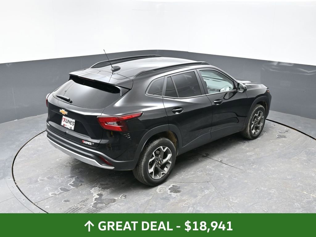 Used 2025 Chevrolet Trax LT image 40