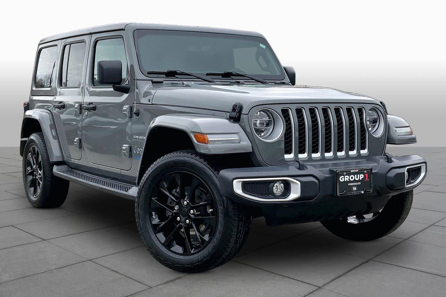 Used 2021 Jeep Wrangler Unlimited Sahara w/ Cold Weather Group AWD/4WD image 3
