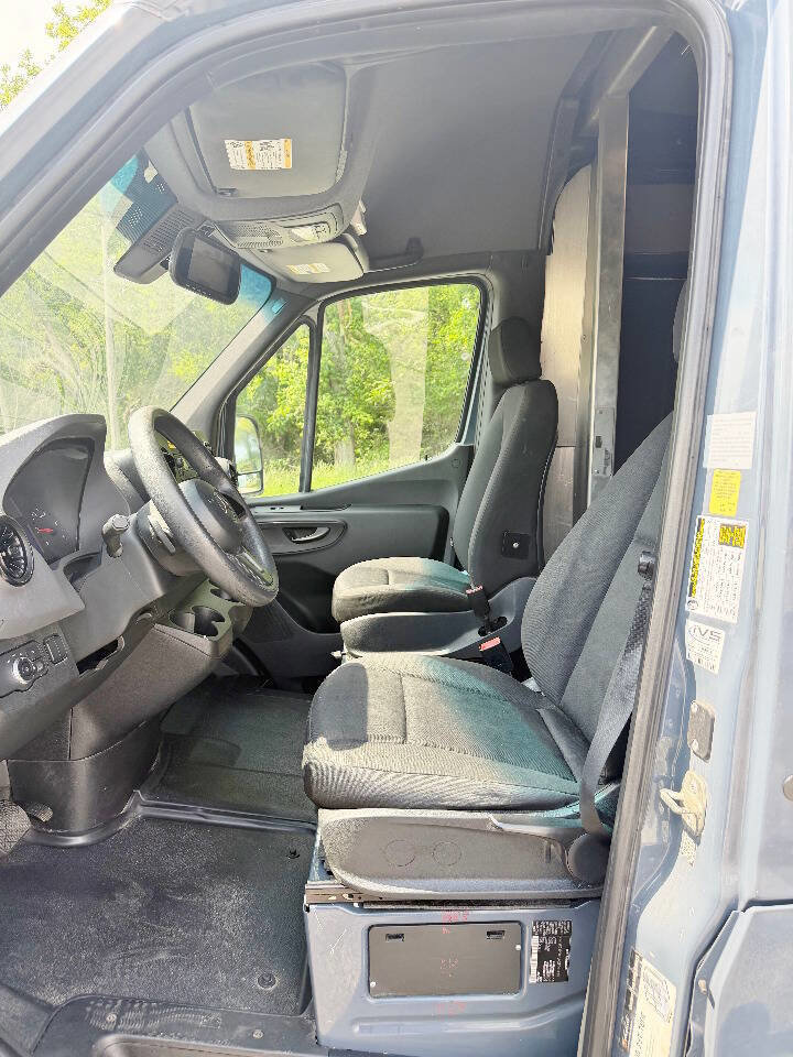 Used 2019 Mercedes-Benz Sprinter 144 image 10