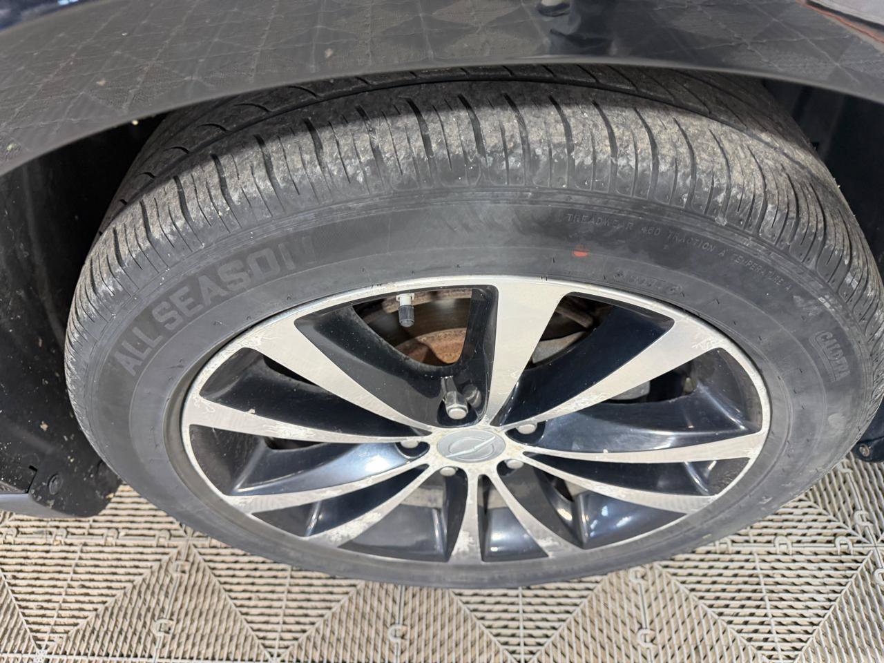 Used 2012 Chrysler 200 S FWD image 11