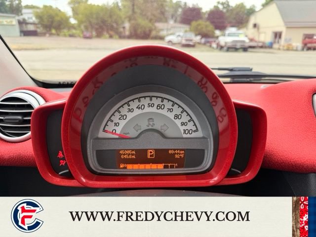 Used 2011 smart fortwo passion RWD image 25