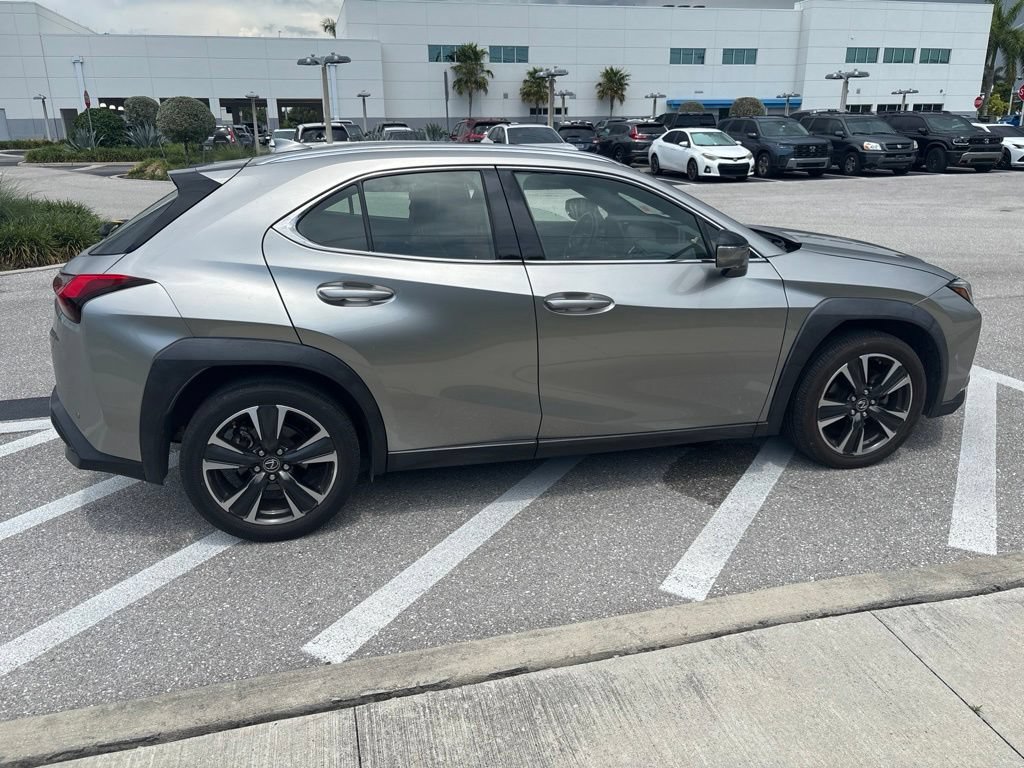 Used 2021 Lexus UX 200 w/ Premium Package FWD image 6