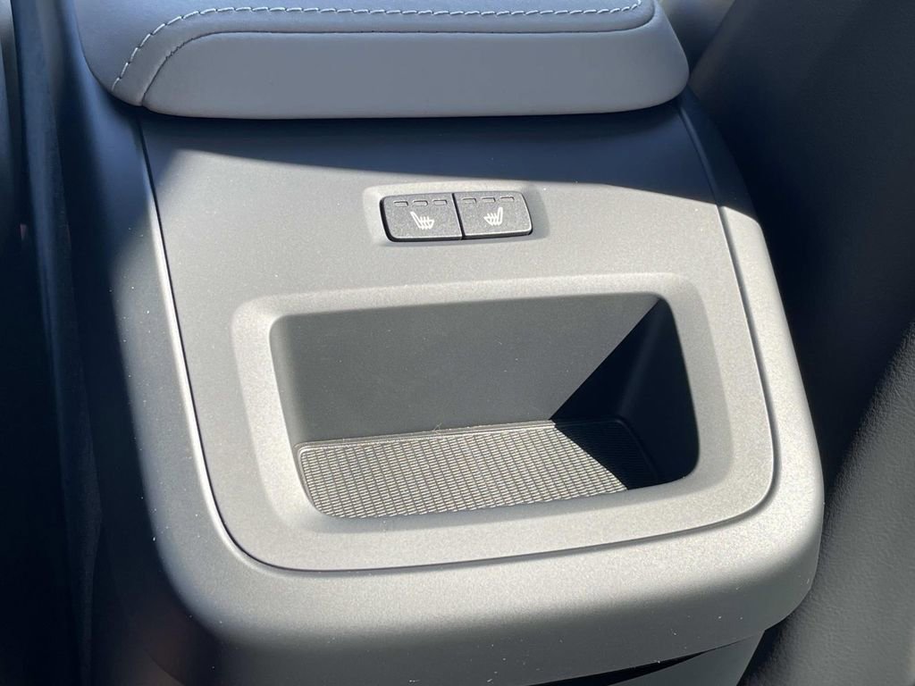New 2026 Volvo XC60 B5 Plus w/ Climate Package image 17