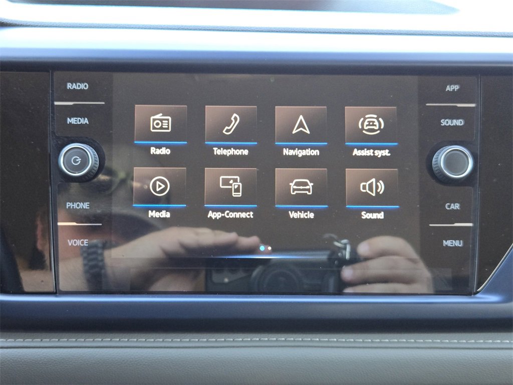 Used 2024 Volkswagen Taos SE image 19