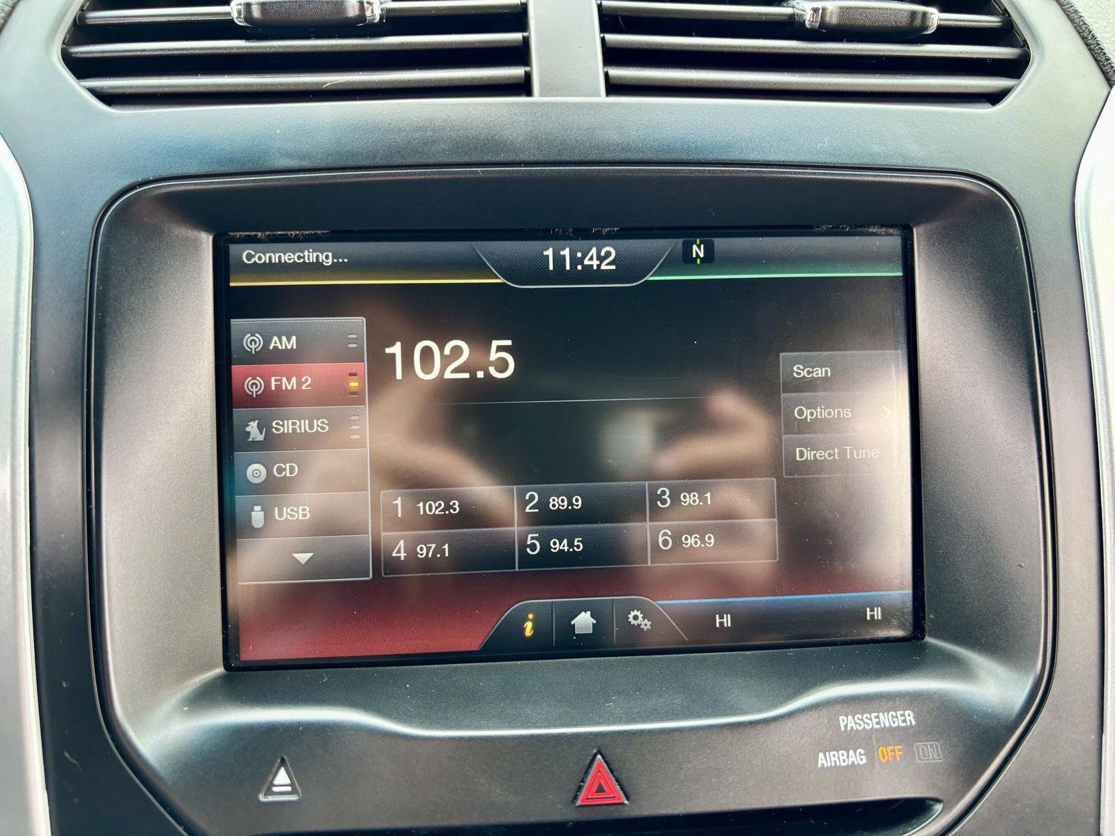 Used 2015 Ford Explorer XLT image 32