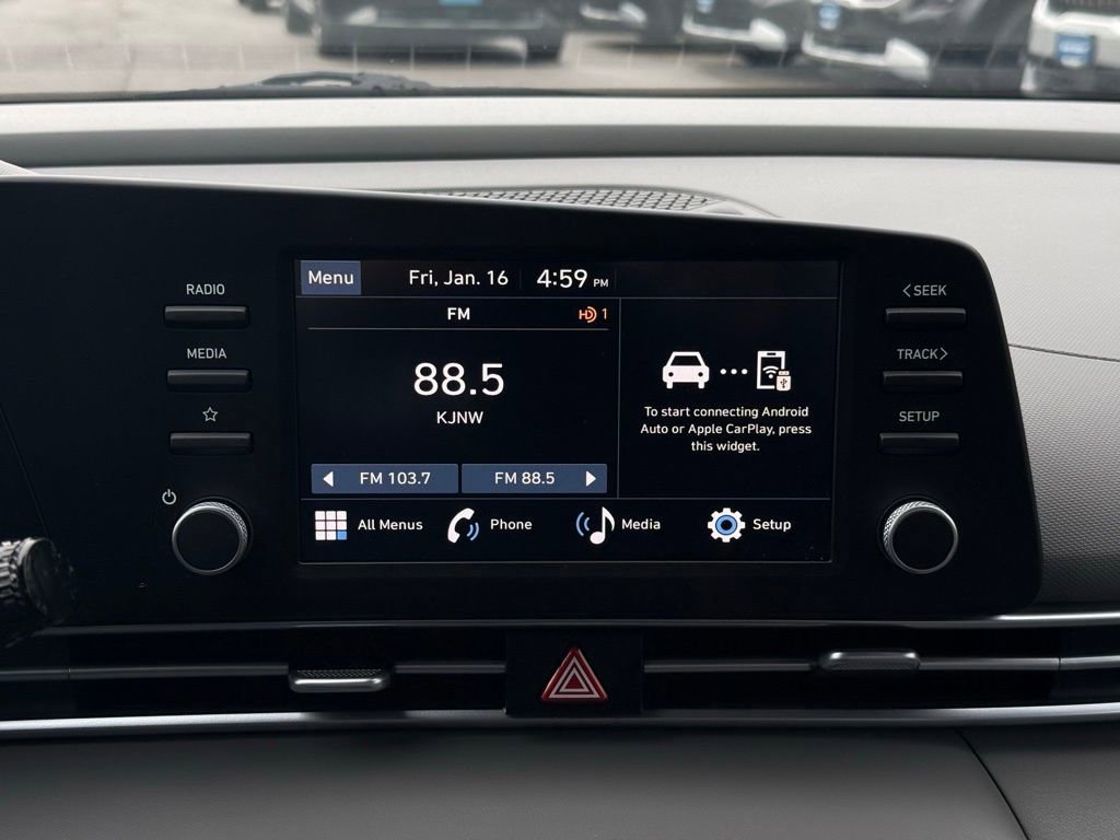 Used 2024 Hyundai Elantra SE image 28