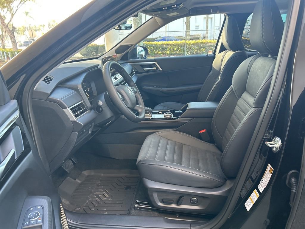 New 2026 Mitsubishi Outlander SE image 5