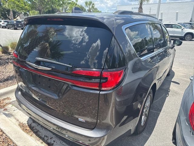 Used 2021 Chrysler Pacifica Touring FWD image 22