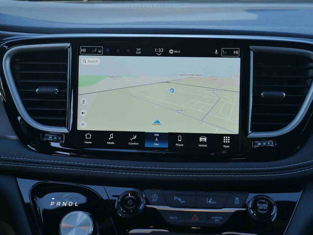 New 2026 Chrysler Pacifica Select image 5