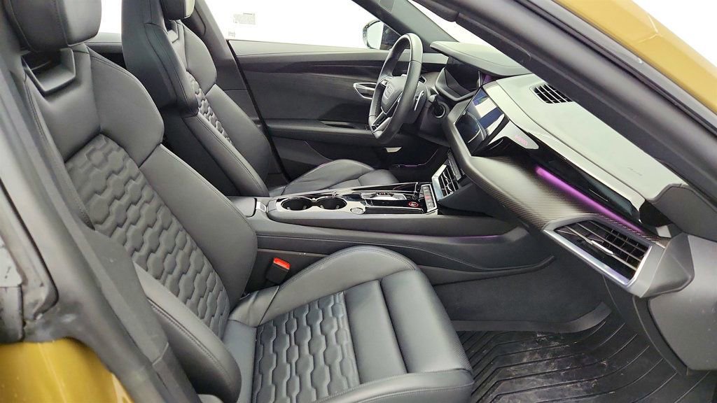 Used 2022 Audi e-tron GT Prestige w/ Prestige Package image 24