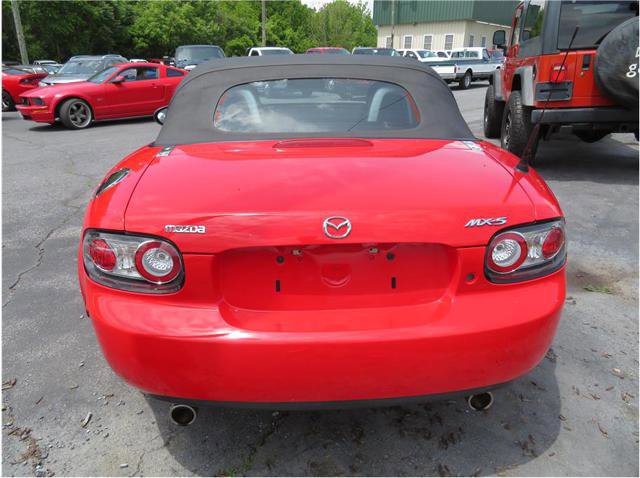 Used 2006 MAZDA MX-5 Miata Sport RWD image 15