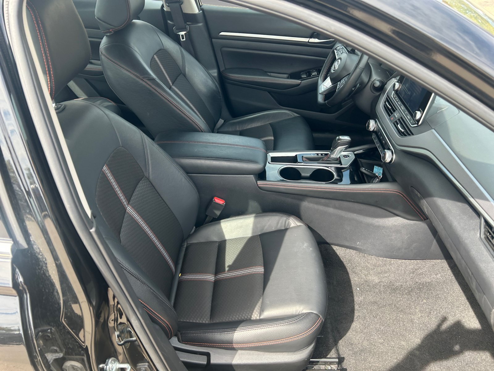 Used 2025 Nissan Altima 2.5 SR FWD image 31