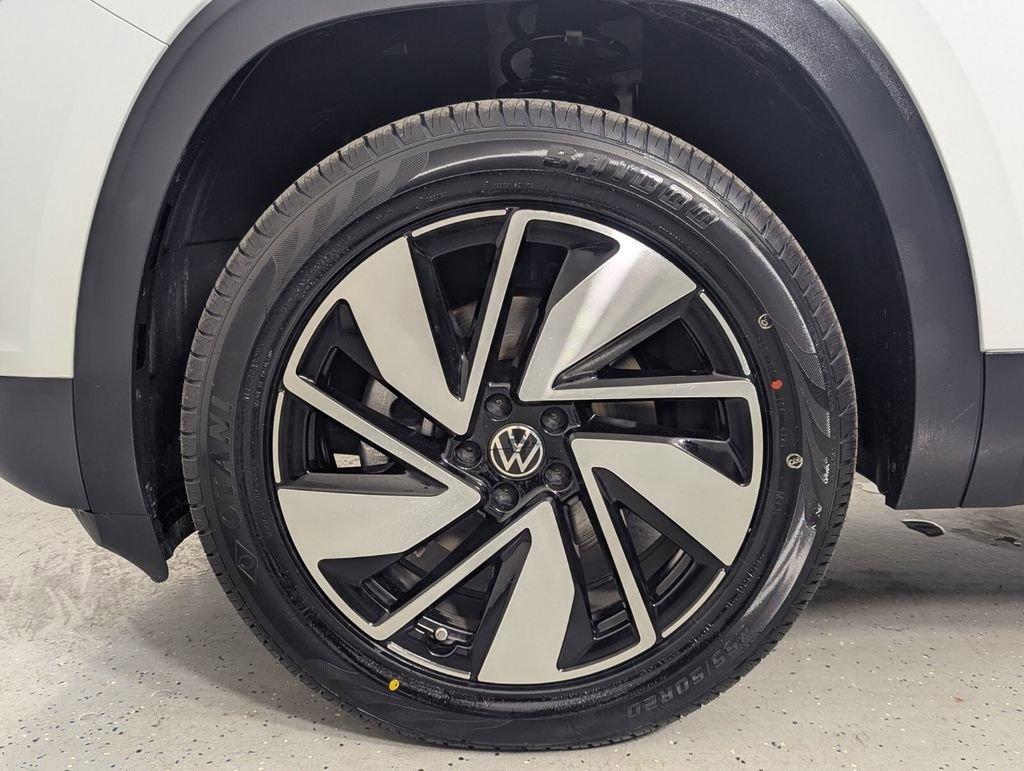 Used 2025 Volkswagen Atlas SE image 9
