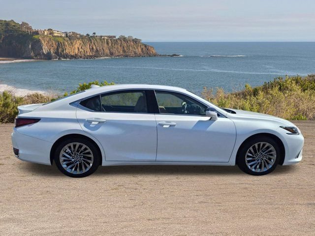 Used 2024 Lexus ES 300h w/ Accessory Package (Z1) FWD image 4