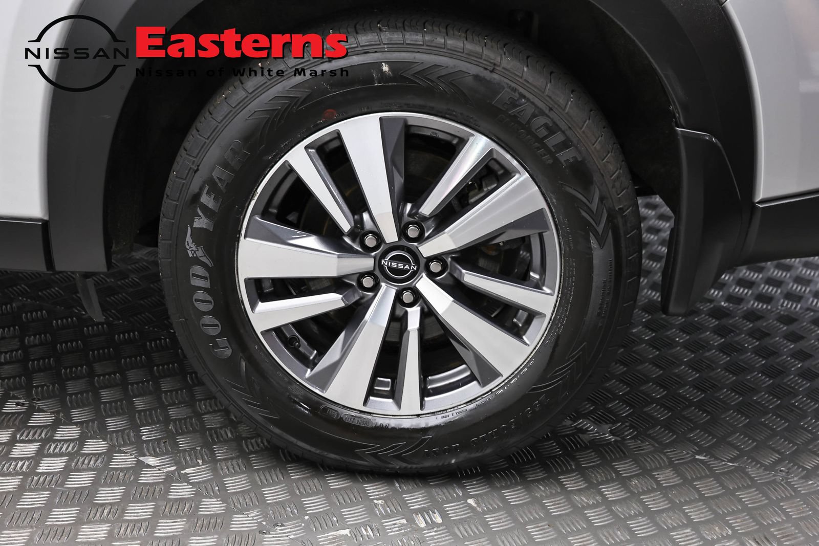 Used 2023 Nissan Pathfinder SL AWD/4WD image 8