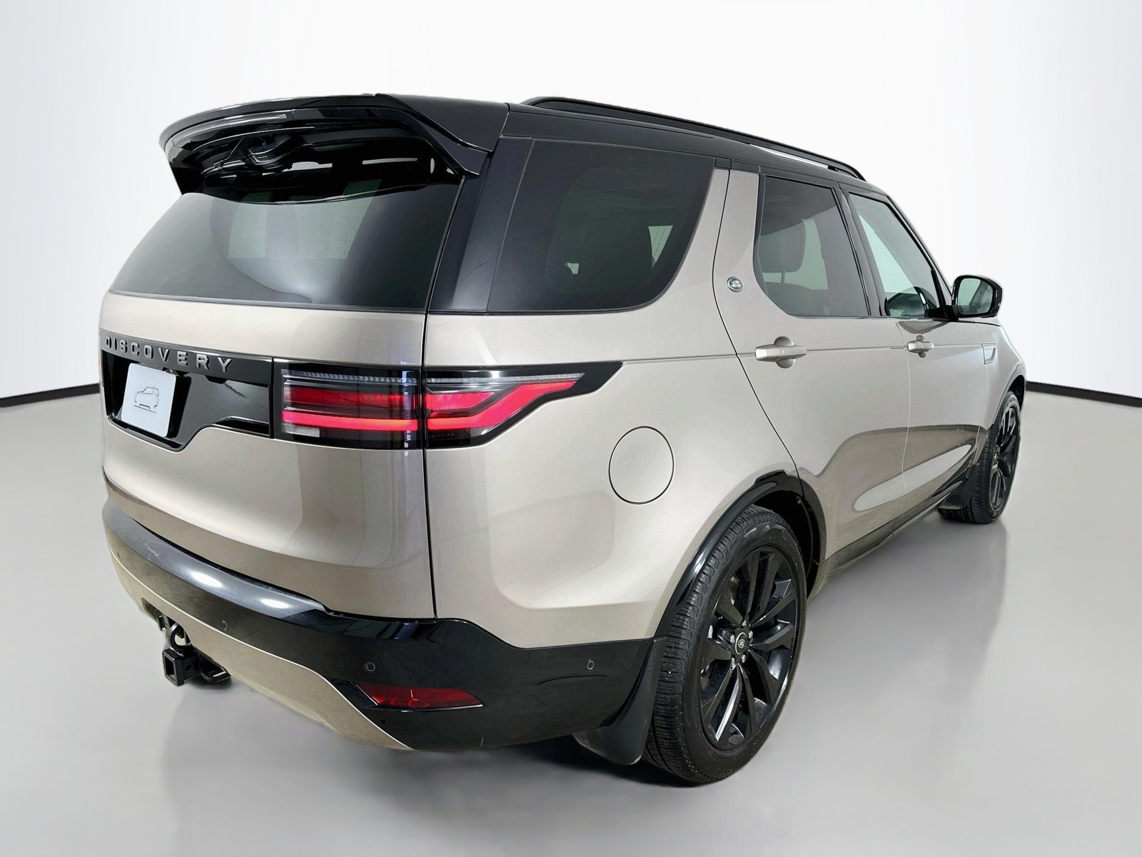 Used 2026 Land Rover Discovery Dynamic SE AWD/4WD image 5