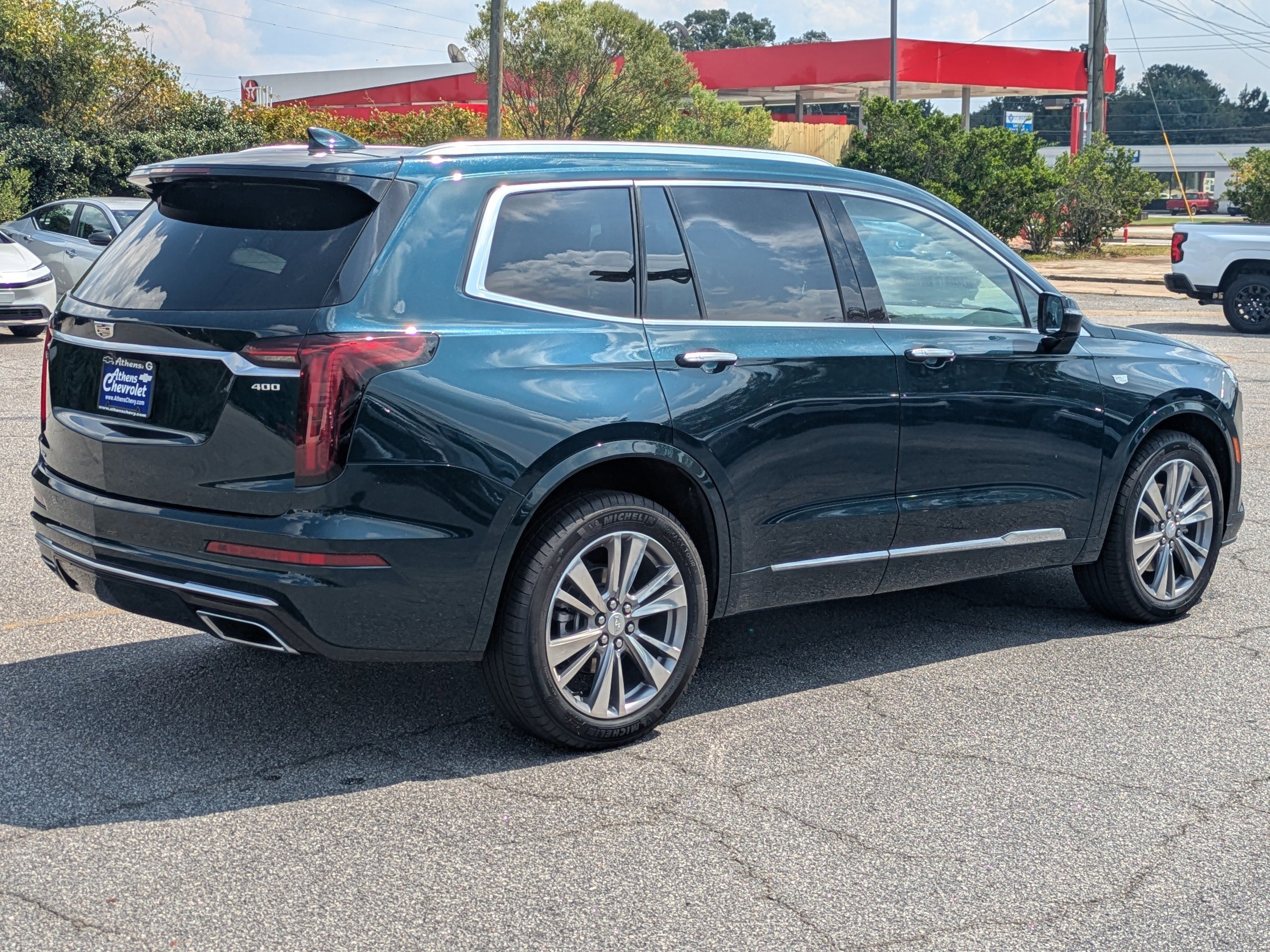 Used 2025 Cadillac XT6 Premium Luxury image 4