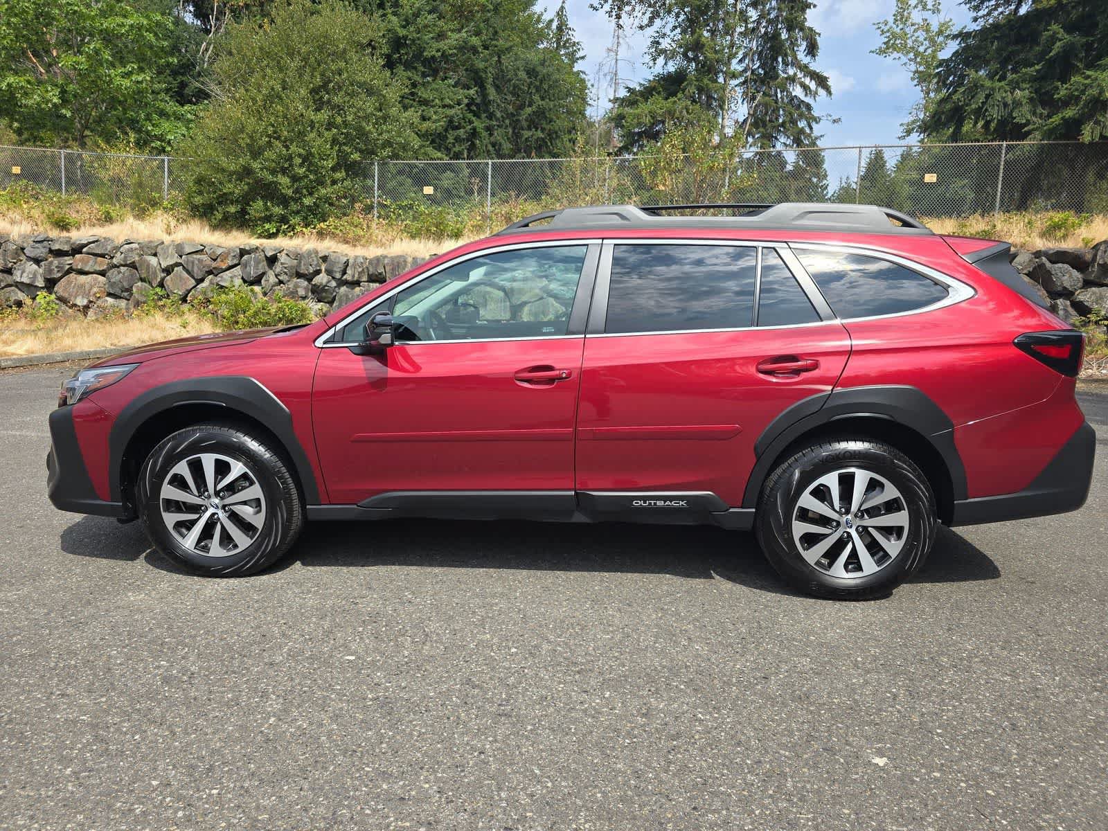 Certified 2025 Subaru Outback Premium AWD/4WD image 3
