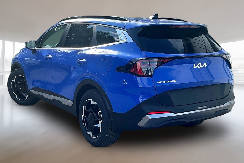 New 2027 Kia Sportage EX FWD image 3