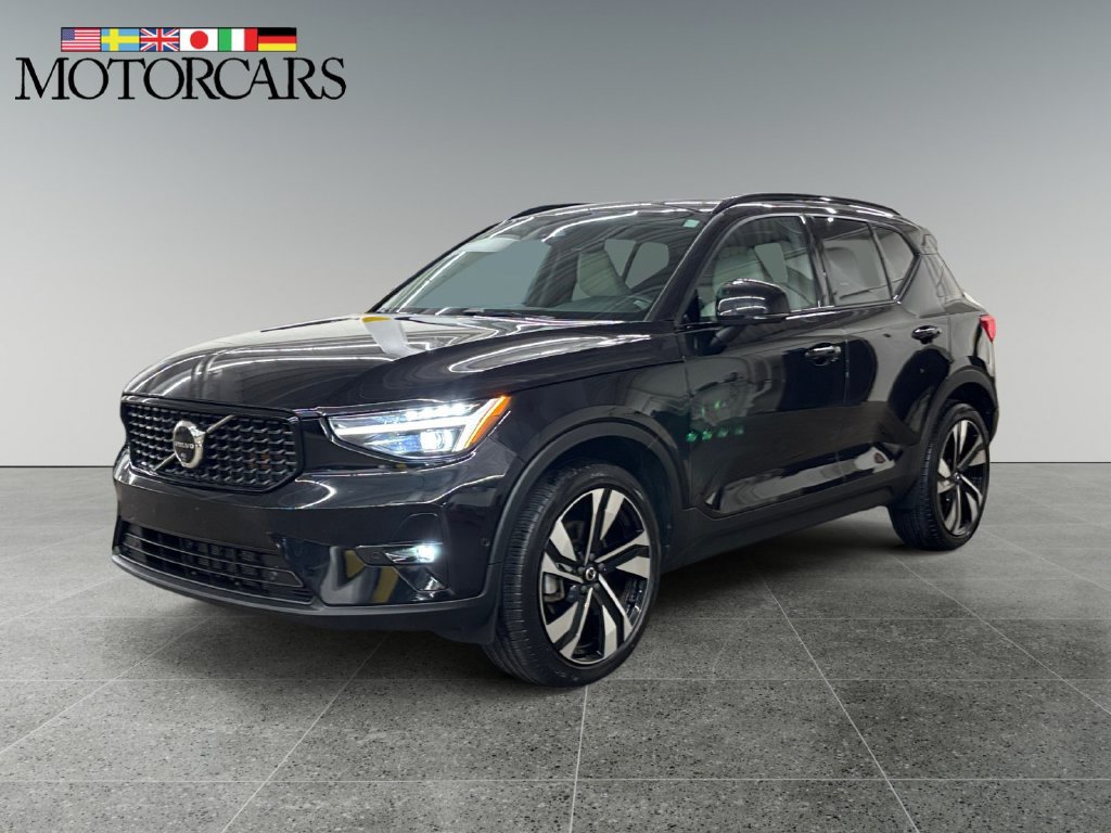 Certified 2024 Volvo XC40 B5 Ultimate w/ Protection Package Premier AWD/4WD image 7