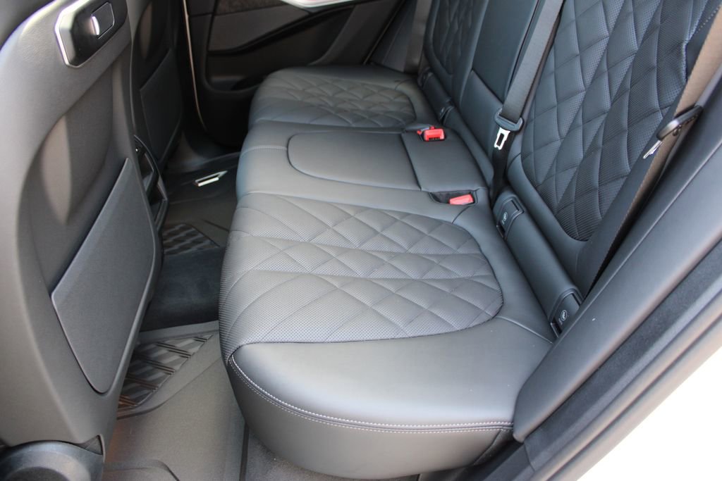 New 2026 BMW X5 xDrive50e w/ M Sport Package image 23