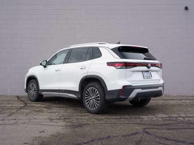 Used 2025 Volkswagen Tiguan S w/ 18" Wheel Package image 3