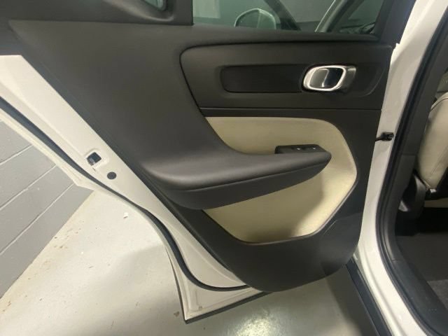 Used 2024 Volvo XC40 B5 Ultimate w/ Climate Package AWD/4WD image 6
