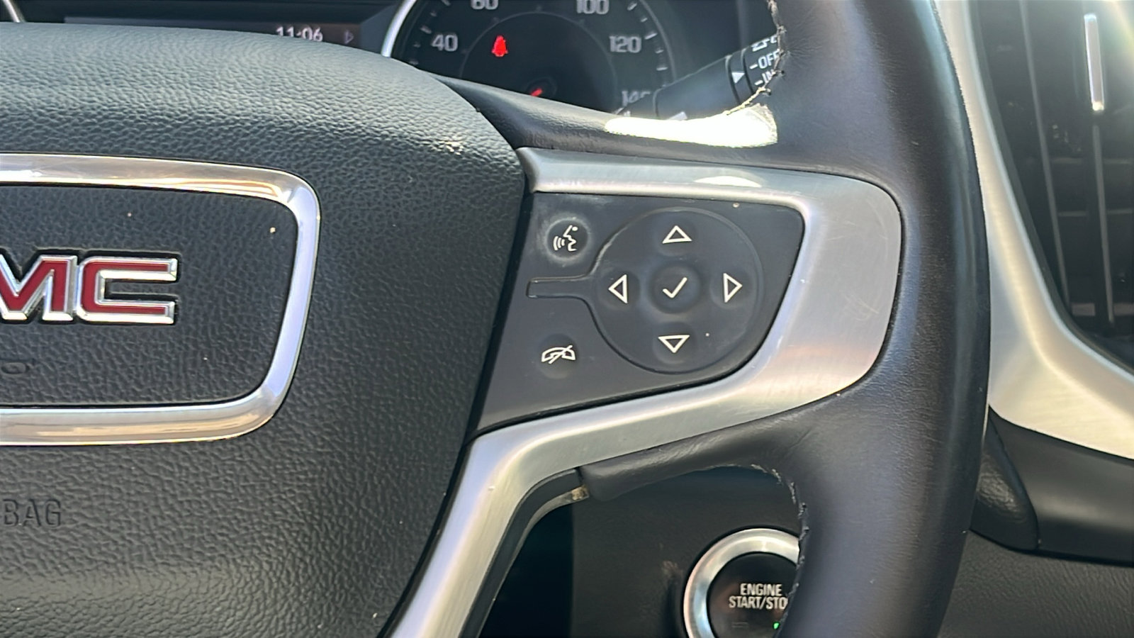 Certified 2022 GMC Terrain SLT w/ Infotainment Package II image 18