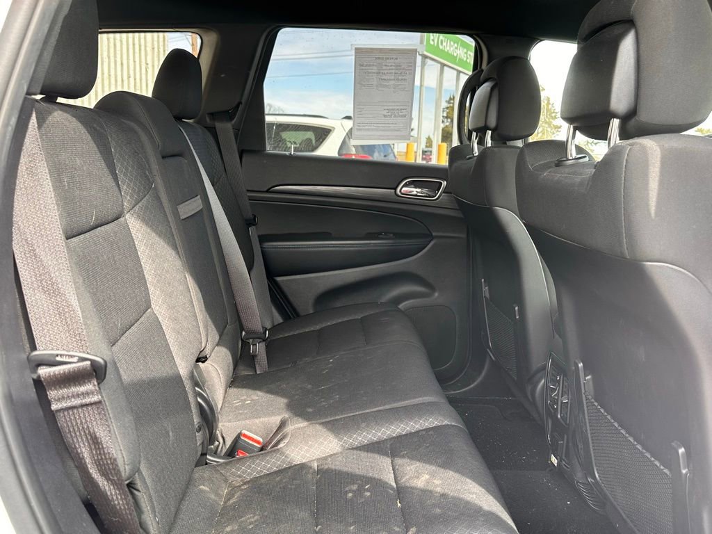 Used 2019 Jeep Grand Cherokee Laredo image 18