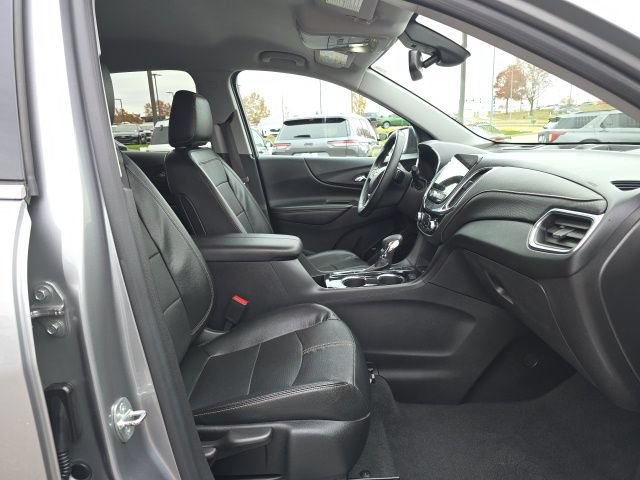 Used 2023 Chevrolet Equinox Premier AWD/4WD image 18